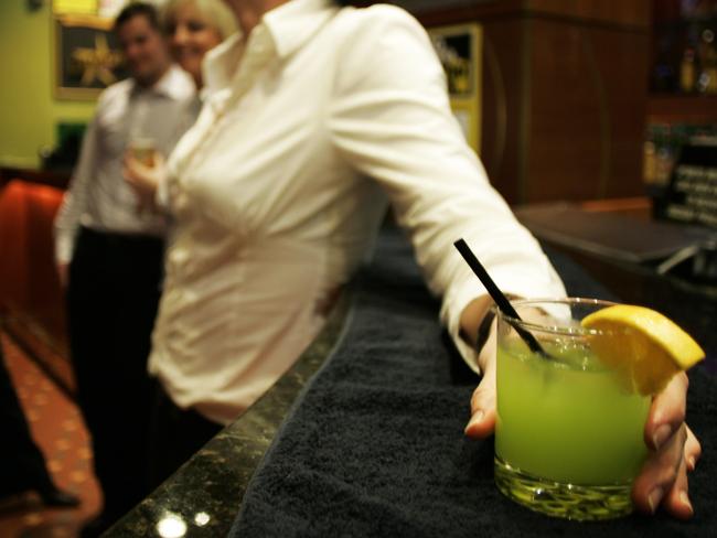 drink spiking generics photo - Andrew Lee