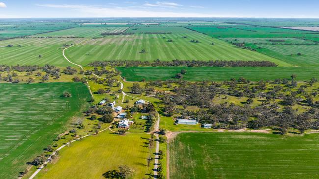 Cropping farmland in central and western Victoria recorded major increases in value last year.