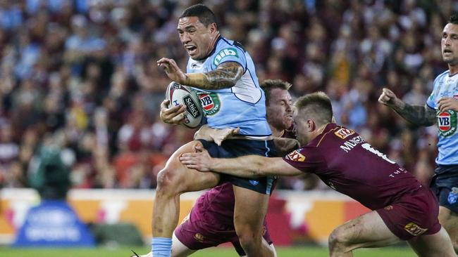 Tyson Frizell on the charge for the Blues.