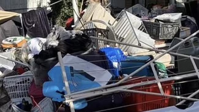 Adelaide neighbour hoarding feud blows up as council issues June deadline for clean up