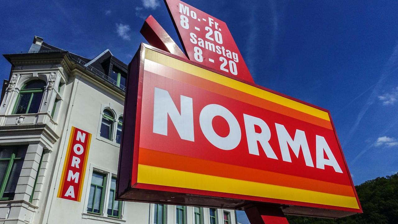 Body armour, pop-up panic rooms at German discount supermarkets