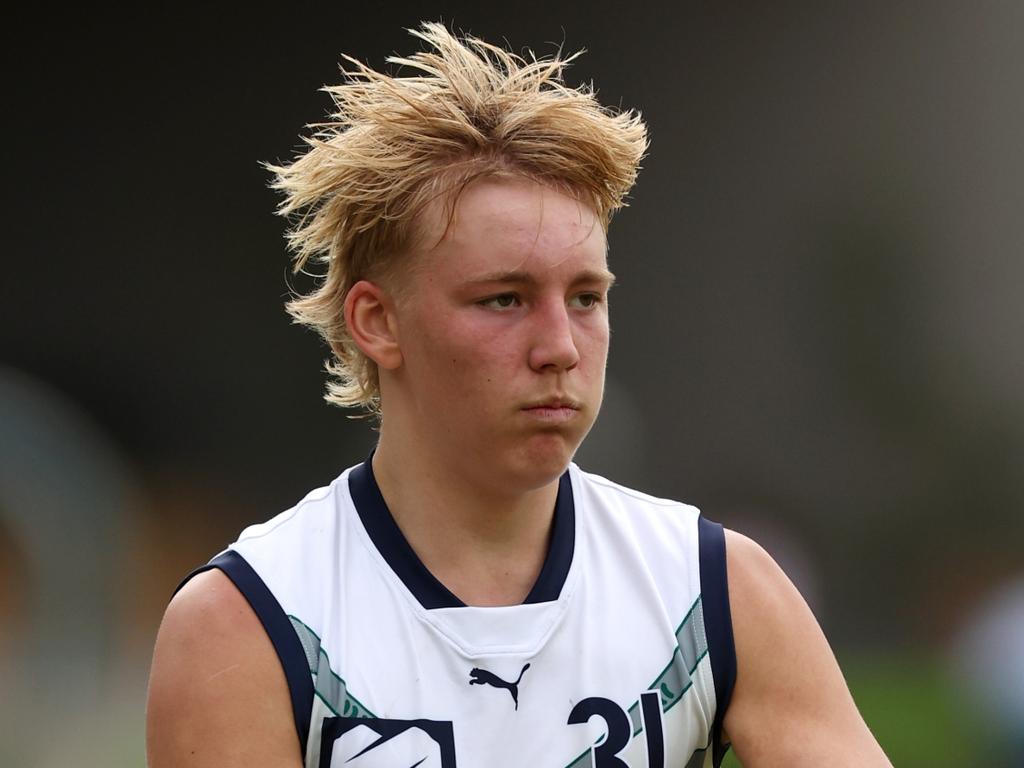 PERTH, AUSTRALIA – JUNE 29: Alixzander Tauru of VIC Country looks to pass the ball during the Marsh AFL National Championships match between U18 Boys Western Australia and Victoria Country at Revo Fitness Stadium on June 29, 2024 in Perth, Australia. (Photo by Will Russell/AFL Photos/via Getty Images)