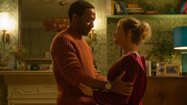 Chiwetel Ejiofor and Zellweger in Bridget Jones: Mad About the Boy.