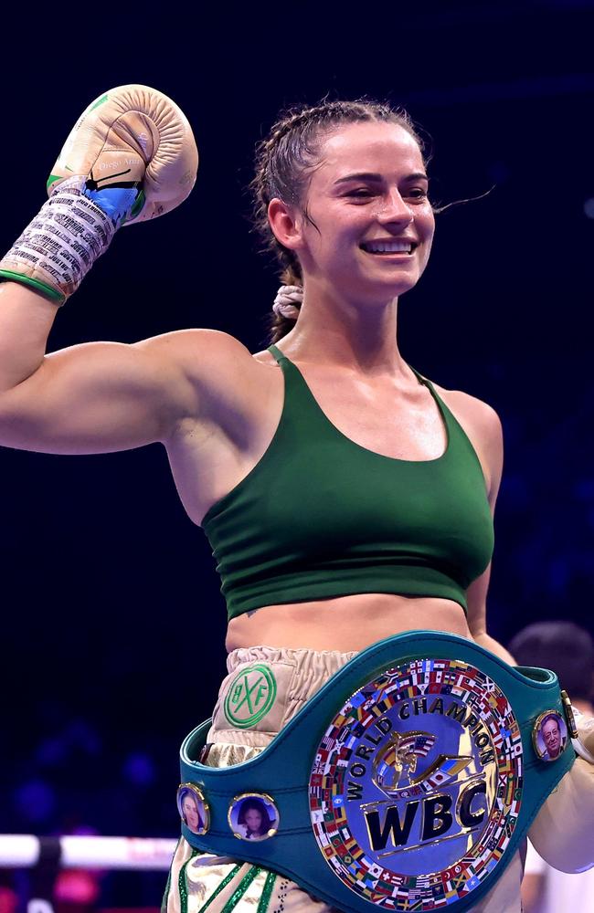 Skye Nicolson wearing her new belt accessory. Photo: Twitter, @bet365_aus.