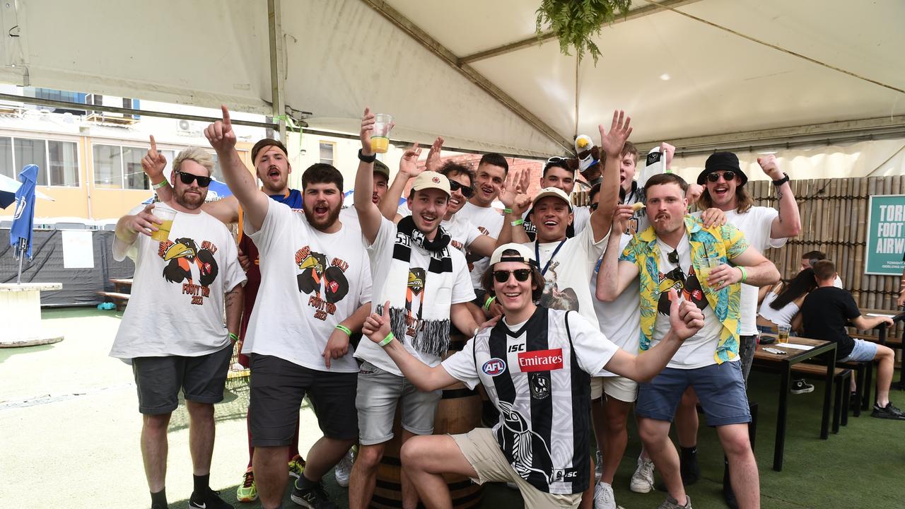 Footy fans getting ready to watch the 2023 AFL grand final at the Inn Hotel in Geelong. Picture: David Smith.