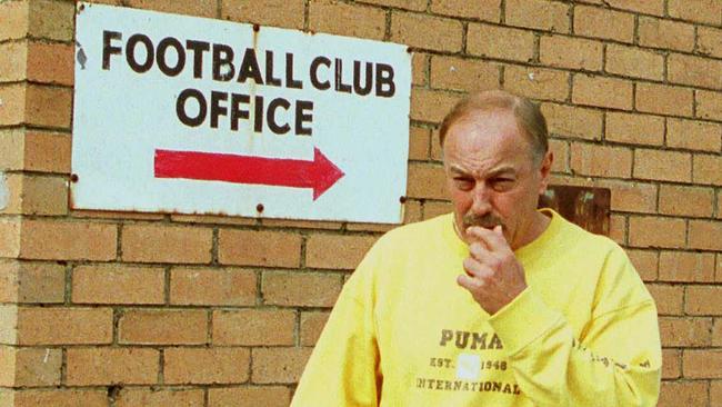 Malcolm Blight leaving St Kilda Football Club after being sacked in 2001. Picture: Peter Ward