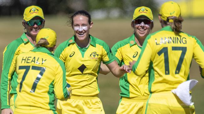 Australian quick Megan Schutt. Photo by Dave Rowland/Getty Images