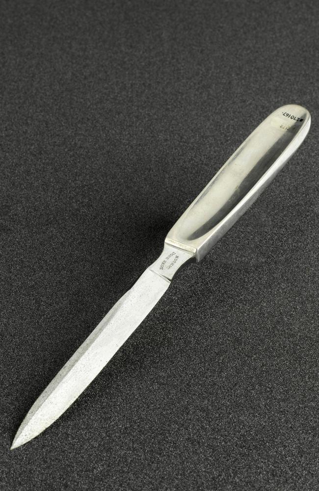 Liston-type amputation knife, London, England, 1920-1930. Credit: Science Museum, London. CC BY