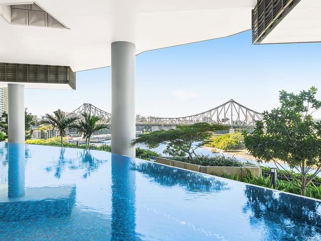 REAL ESTATE:  The 25m infinity-edge pool overlooking the Story Bridge at 443 Queen St, Brisbane CBD. Image supplied.