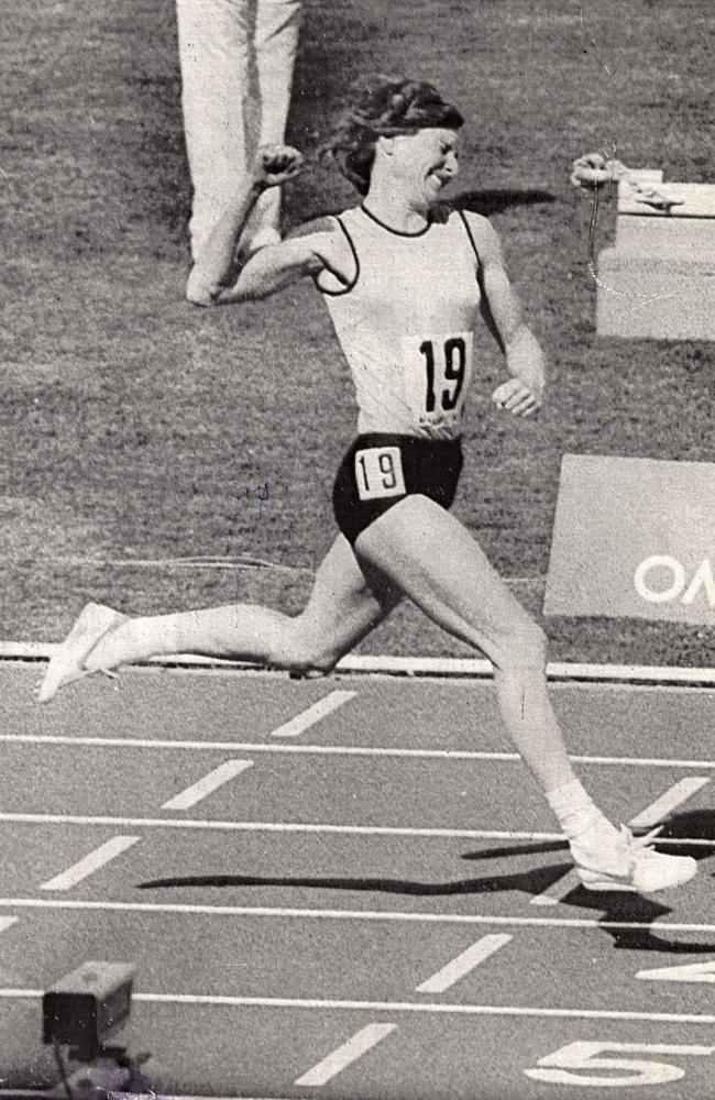 Raelene Boyle throws her fist in the air after winning the 400m at the 1982 Commonwealth Games.