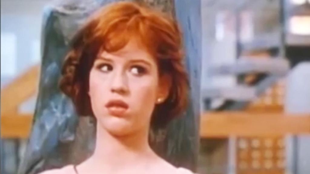 Molly Ringwald Reveals How She Really Felt About That 'Pretty in