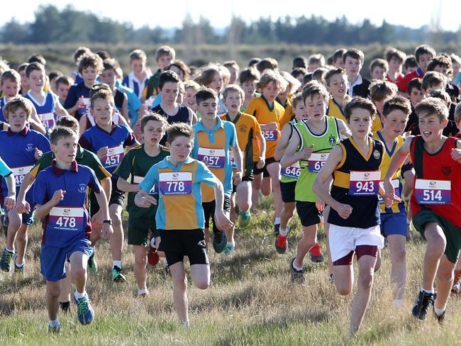 Boys on the run in the Tasmanian Primary All Schools Cross Country at Symmons Plains.