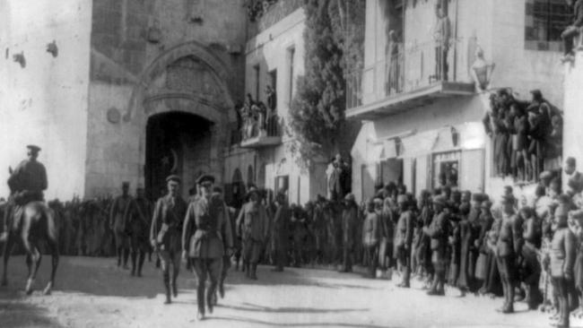 General Edmund Allenby enters Jerusalem on foot on December 11, 1917, two days after it surrendered to British forces. Public domain.