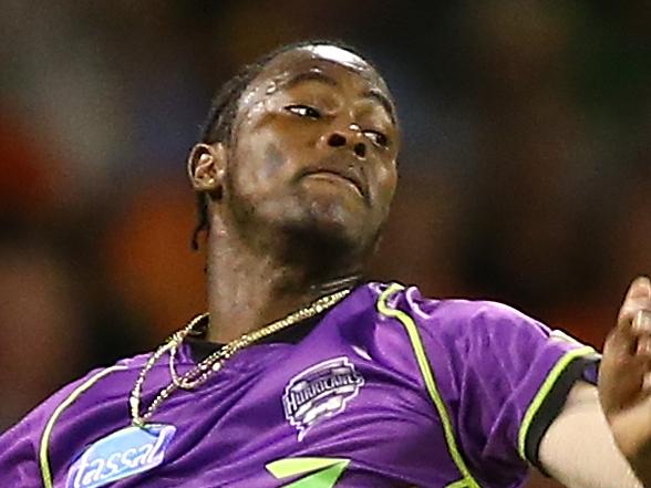 PERTH, AUSTRALIA - JANUARY 20:  Jofra Archer of the Hurricanes bowls during the Big Bash League match between the Perth Scorchers and the Hobart Hurricanes at WACA on January 20, 2018 in Perth, Australia.  (Photo by Paul Kane/Getty Images)