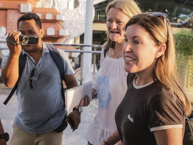 Mercedes Corby arrives at the International Airport in Bali to support Schapelle. Picture: AAP