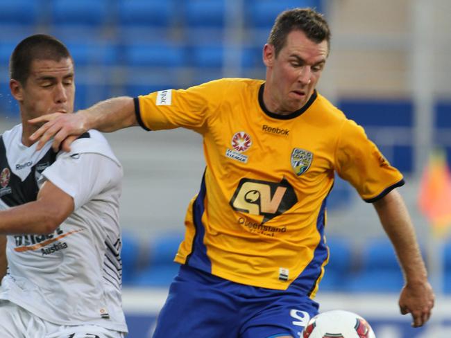 Gold Coast United versus Melbourne Victory at Skilled Stadium. Shane Smeltz.