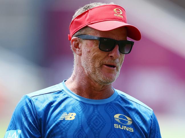 GOLD COAST, AUSTRALIA - FEBRUARY 03: Damien Hardwick, Senior Coach of the Suns during a Gold Coast Suns AFL training session at People First Stadium on February 03, 2025 in Gold Coast, Australia. (Photo by Chris Hyde/Getty Images)