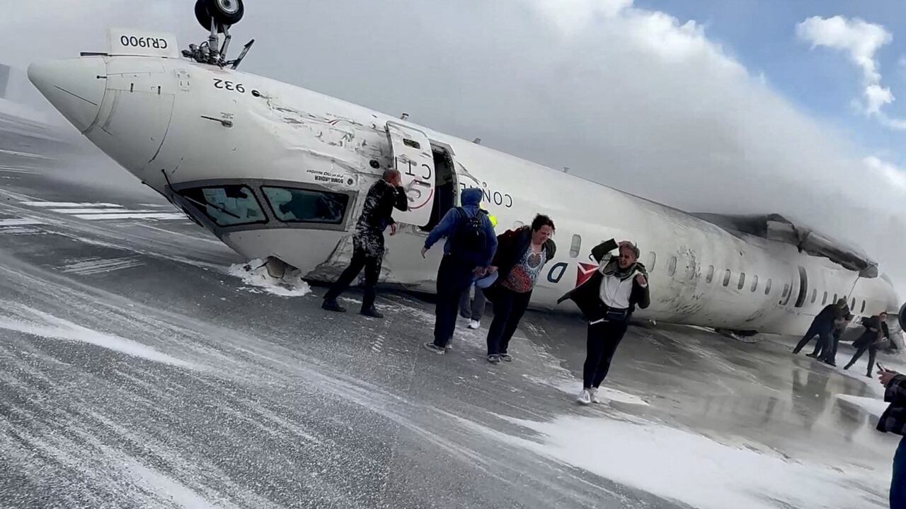 Delta Flight Showed High Rate of Descent Before Crash in Toronto