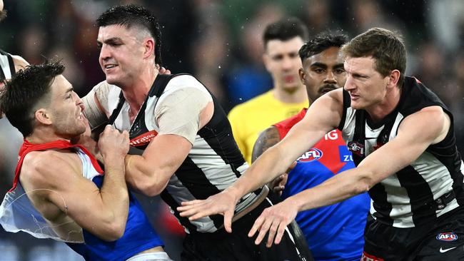 MELBOURNE, AUSTRALIA – SEPTEMBER 07: Jack Viney of the Demons remonstrate with Brayden Maynard of the Magpies after Angus Brayshaw of the Demons was knocked out during the AFL First Qualifying Final match between Collingwood Magpies and Melbourne Demons at Melbourne Cricket Ground, on September 07, 2023, in Melbourne, Australia. (Photo by Quinn Rooney/Getty Images)