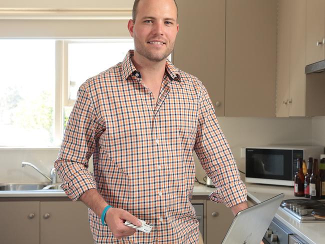 Alex Donnelly, 25, recently signed up to his first credit card which has 45 interest-free days.