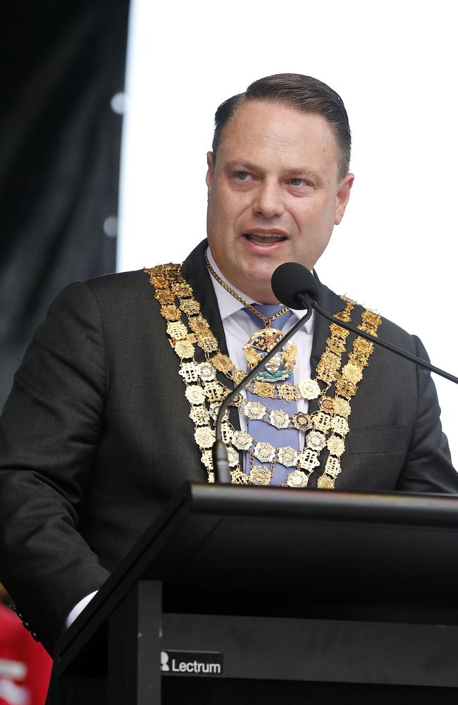 Lord Mayor of Brisbane pictured at the bushfire relief ticker-tape parade pictured in the Brisbane CBD. (AAP Image/Josh Woning)