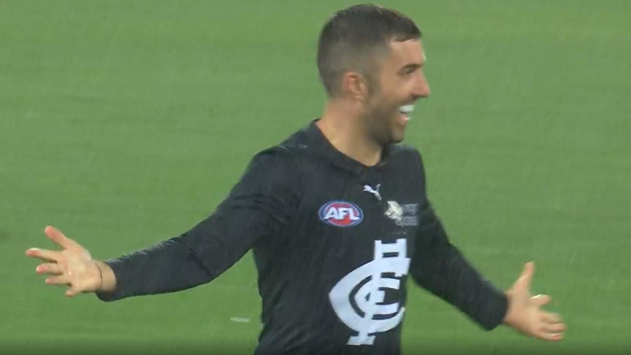 Kade Simpson celebrates a goal in his final AFL match.
