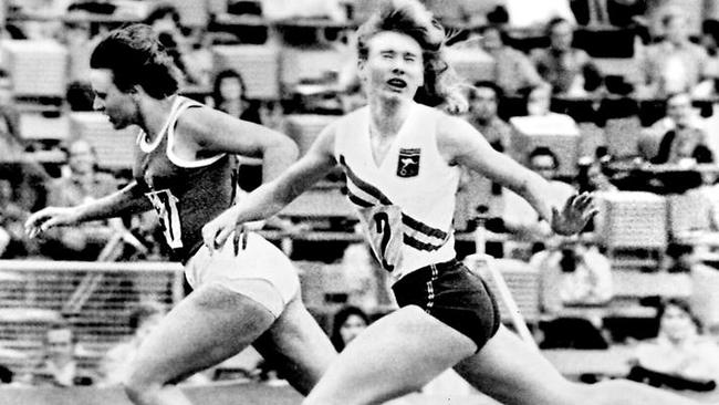 Raelene Boyle (R) losing to Renate Stecher in Munich.