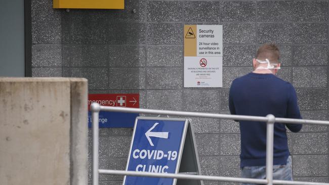 A sign for a Covid-19 clinic is seen at Royal North Shore Hospital in Sydney (AAP Image/Tim Pascoe)