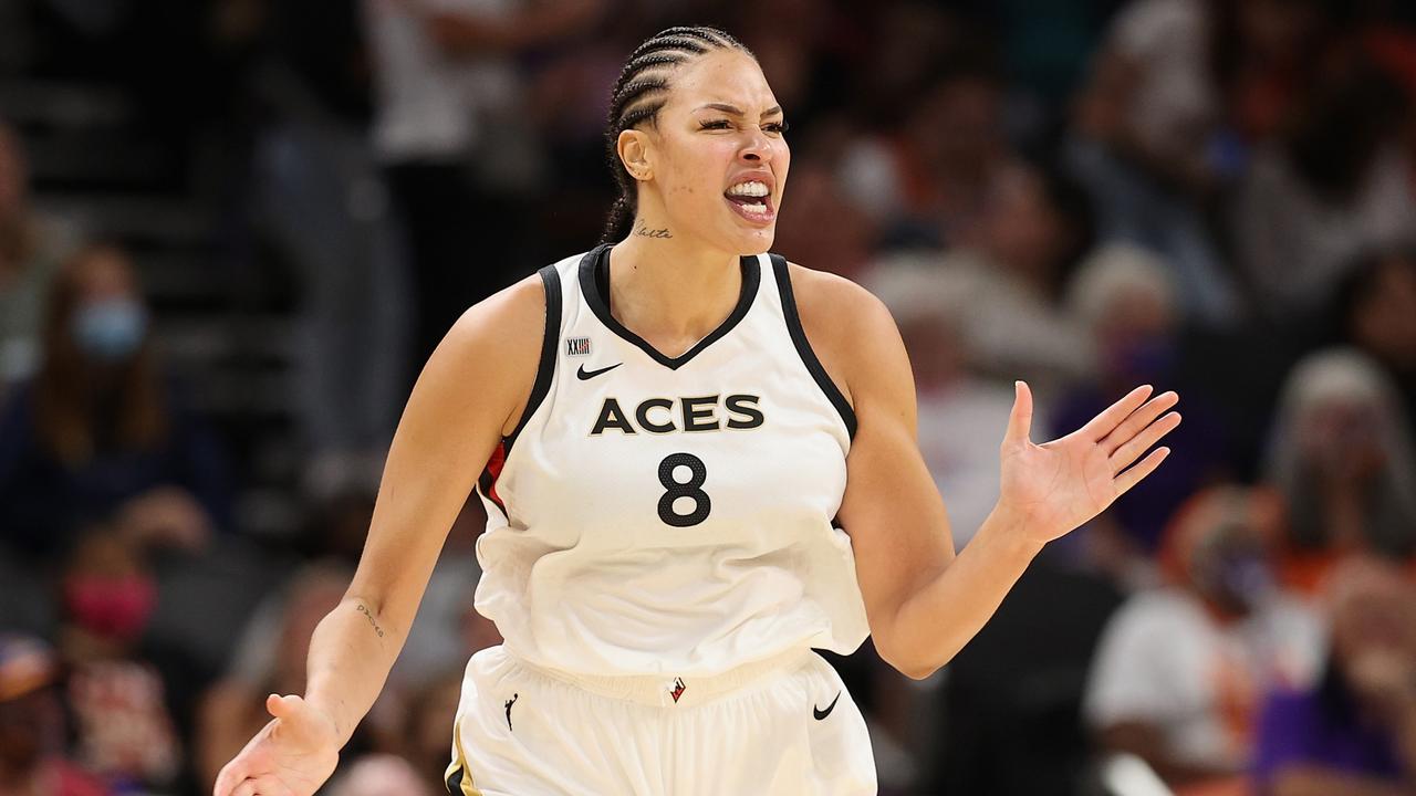Liz Cambage;  Teguran polisi bintang Australia untuk insiden pra-Olimpiade