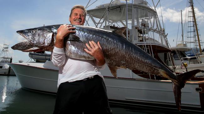 Fishermen nab record breaking spanish mackerel off Cairns The