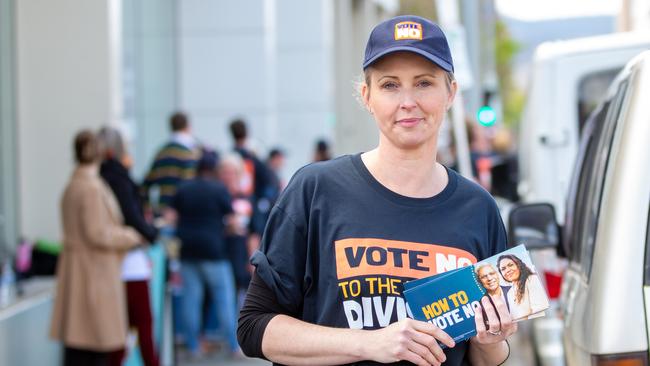 HOBART, AUSTRALIA, OCTOBER 7th, 2023. Hobart City councillor Louise Elliot campaigning against the Indigenous vote to parliament in Hobart. Picture: Linda Higginson