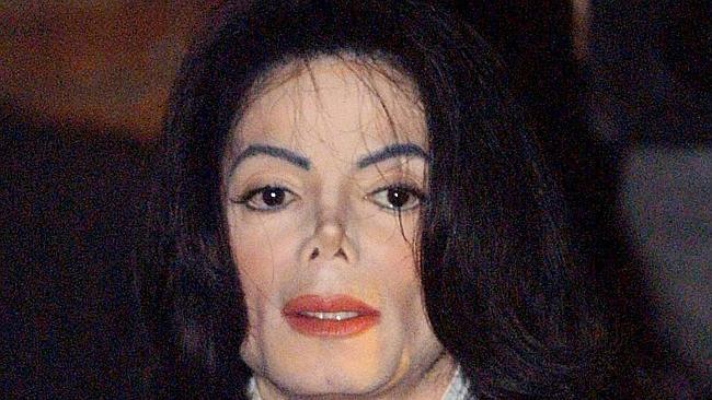 AFP PIC FEE PAYABLE CHECK BEFORE USE Singer Michael Jackson arriving at Oxford Union 06 Mar 2001.