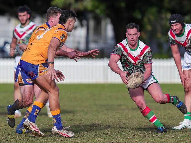 Jackson Garlick scooting from dummy-half before passing. Picture: Adam Wrightson Photography