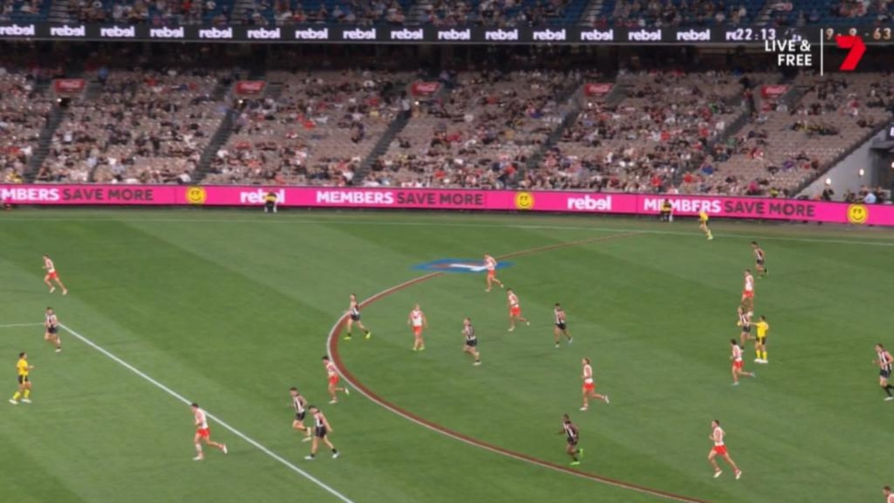 The crowd thinned out quickly on Friday night. Pic: Channel 7