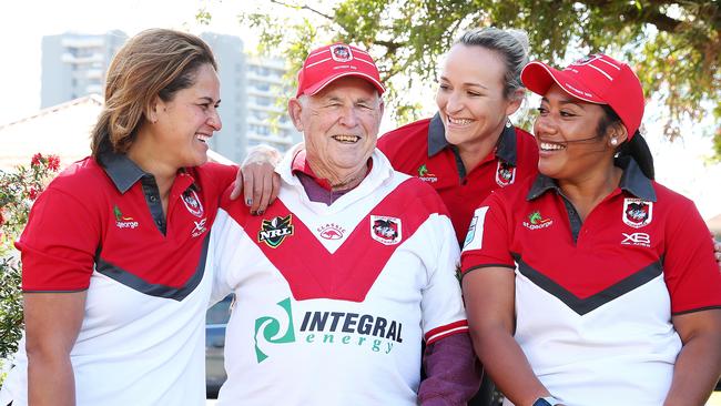 St George Illawarra Dragons fan Reg Jago with Dragons players Oneata Schwalger, Kate Haren and Asipau Mafi. Pict: Tim Hunter.