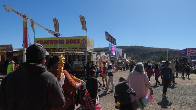Crowds enter the Alice Springs Show on Friday morning. Photo: Laura Hooper.