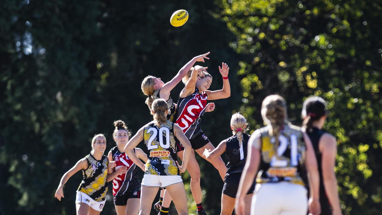 Tiarna Jericho (left) of Toowoomba Tigers and Morgan Prior for South Toowoomba Bombers battle for possession. Picture: Kevin Farmer