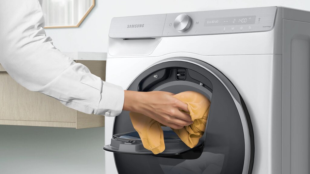 Washer dryer combos can save you both space and money for more efficient laundry days. Image: Samsung.