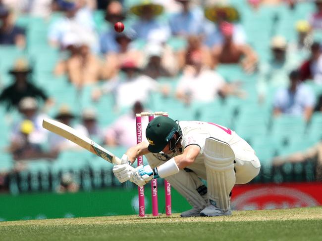 Steve Smith had to endure a bouncer barrage from Neil Wagner. Picture. Phil Hillyard