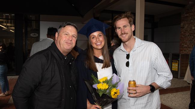 05-10-2023 Deakin Graduation Masters of Architecture. Sophie and Kim Barker with Drew Sykes