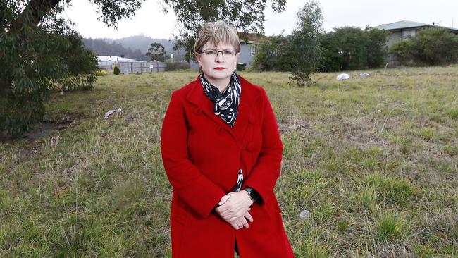 Tasmanian Labor shadow minister, Alison Standen speak about the lack of progress of the Liberal party in relation to emergency / public housing. They are pictured at Clarendon Vale. Picture: MATT THOMPSON