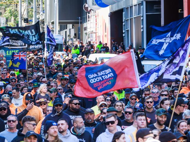 MELBOURNE, AUSTRALIA - Newswire Photos September 18, 2024: Thousands of construction workers strike in Melbourne CBD during a CFMEU rally. Picture: NewsWire / Aaron Francis