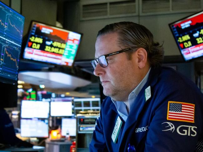 A trader on the floor of the New York Stock Exchange (NYSE) in New York, U.S., on Friday, April 29, 2022. Technology stocks extended losses Friday as shares of what were once market darlings at the height of the pandemic headed for their worst monthly drop since the great financial crisis. Photographer: Michael Nagle/Bloomberg