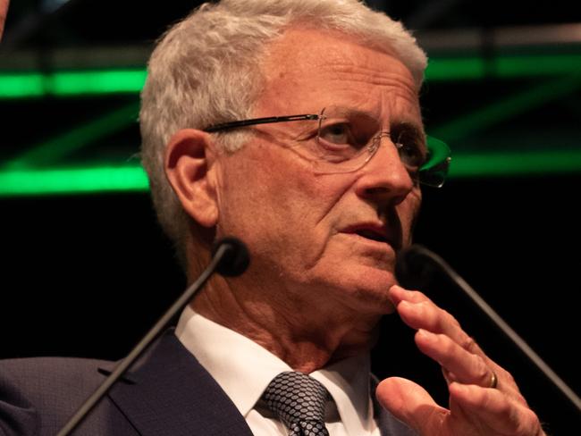 Wesfarmers non-executive chairman Michael Chaney speaks during the Wesfarmers Coles Demerger General and Scheme Meetings in Perth, Thursday, November 15, 2018. (AAP Image/Richard Wainwright) NO ARCHIVING