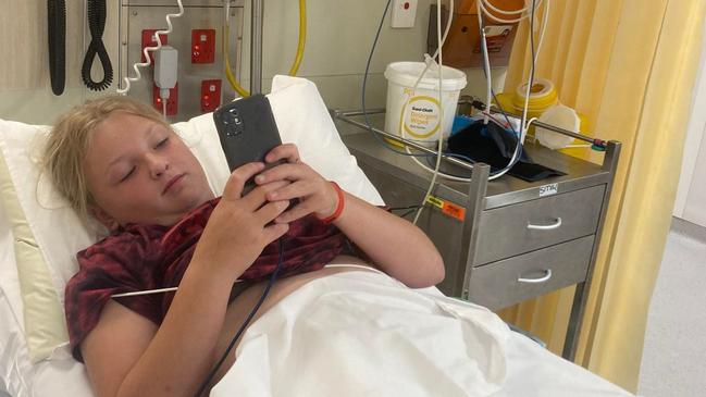 Tiahnna Malley, 13, from Bungendore was stung on her hand by a poisonous jellyfish at Grays Bay in Bowen on 29 December 2022 before being admitted to Bowen Hospital.