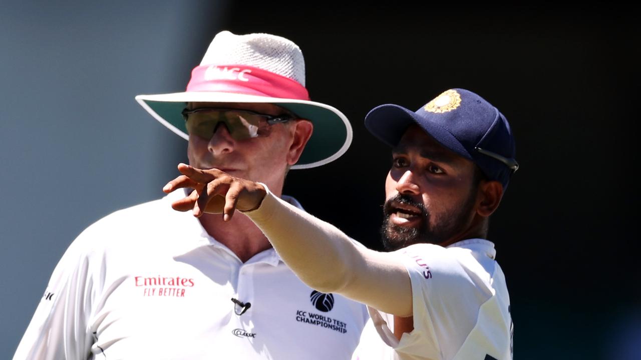 Mohammed Siraj stops play to make a formal complaint to umpire Paul Reiffel. (Photo by Cameron Spencer/Getty Images)