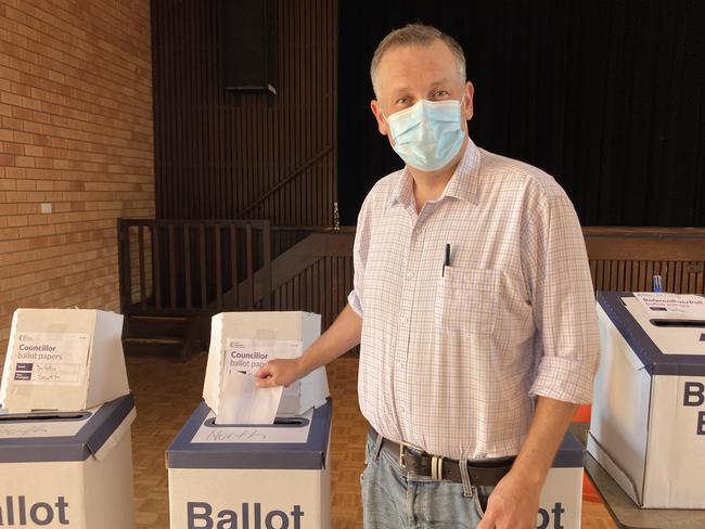 Former Dubbo mayor Ben Shields casts his vote at the Wesley Centre in the city's CBD on December 4, 2021.