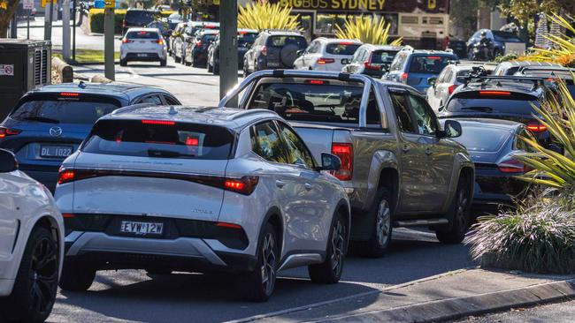 SYDNEY, AUSTRALIA - NewsWire Photos JUNE 25, 2023: Traffic is building around Sydney this morning with the Sydney Harbour Bridge being closed until 10:30 for a FIFA WomenÃs World Cup event. Picture: NCA NewsWire / David Swift