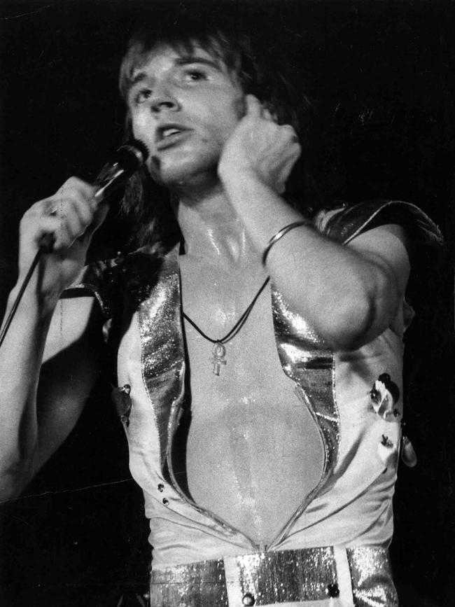 Singer Stevie Wright performing.