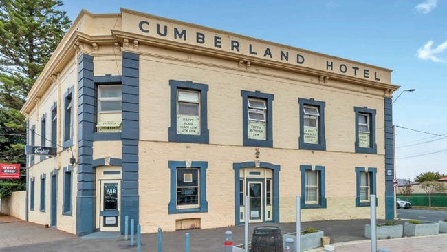 Cumberland Hotel at Glanville.